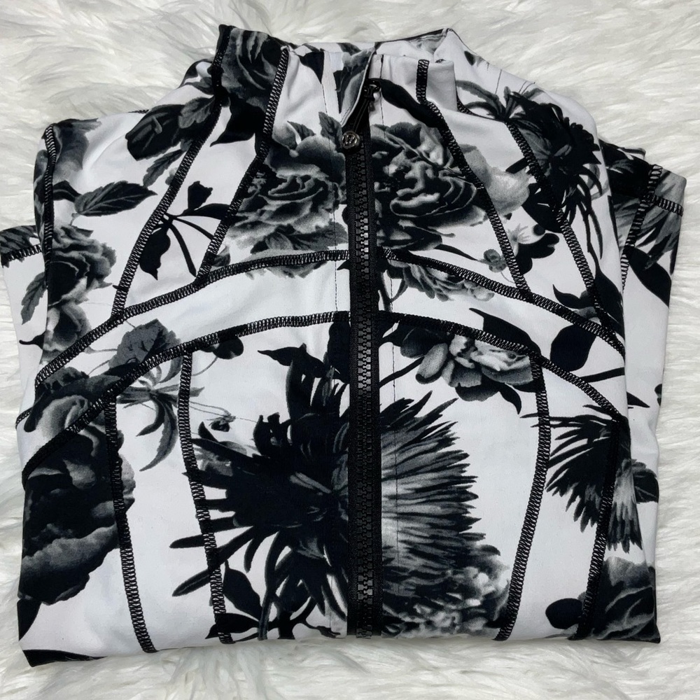 lululemon Jacket - Picture 6 of 6